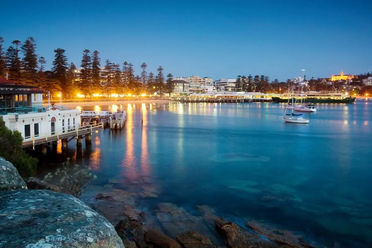 36-sunset-pier-northern-beaches-property-buyer Waterfront sunset scene a tranquil lifestyle offered to Northern Beaches property buyers.
