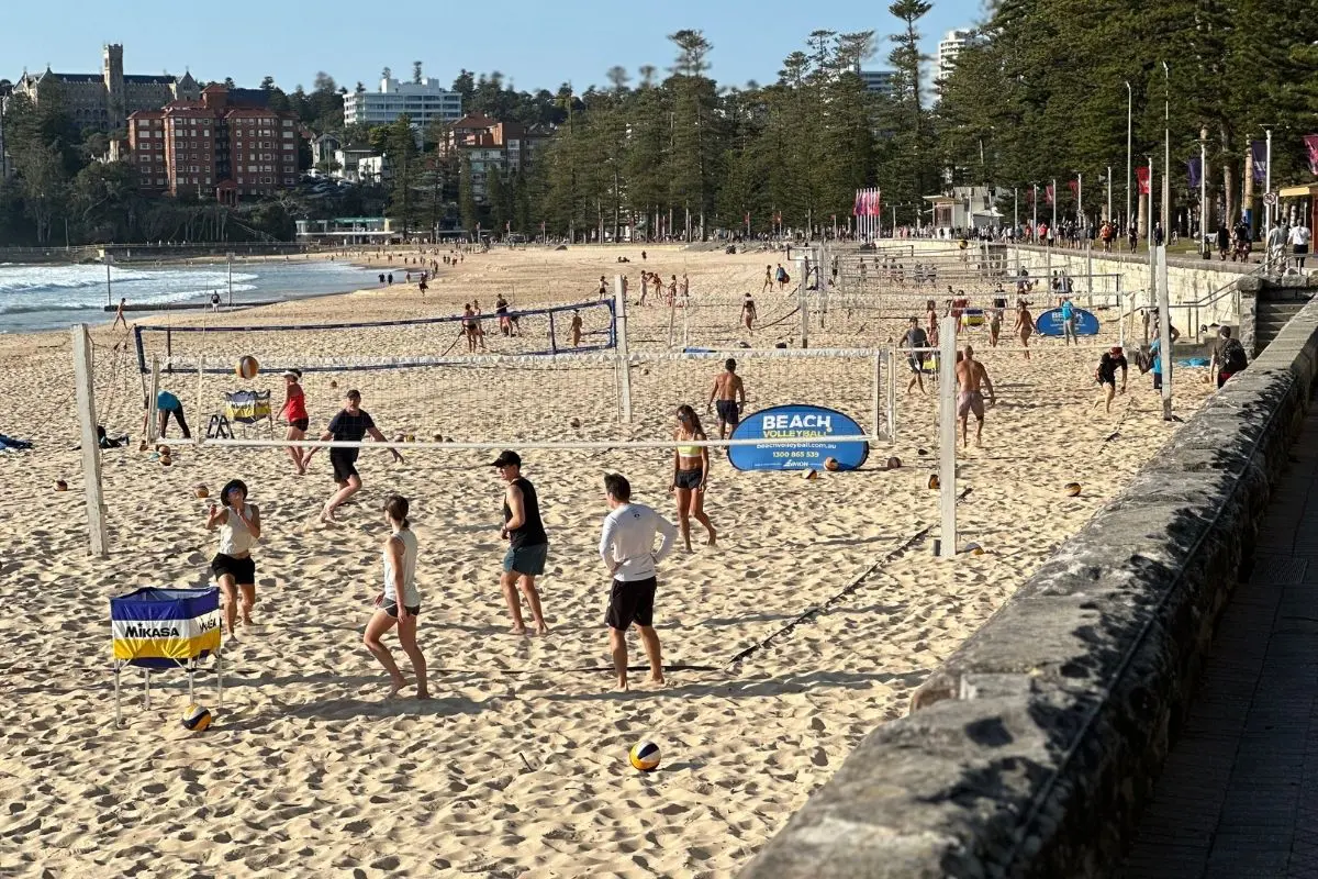 43-manly-beach-volleyball-buyers-agent-manly Manly promenade street scene a favourite destination for buyers agent Manly property searches.