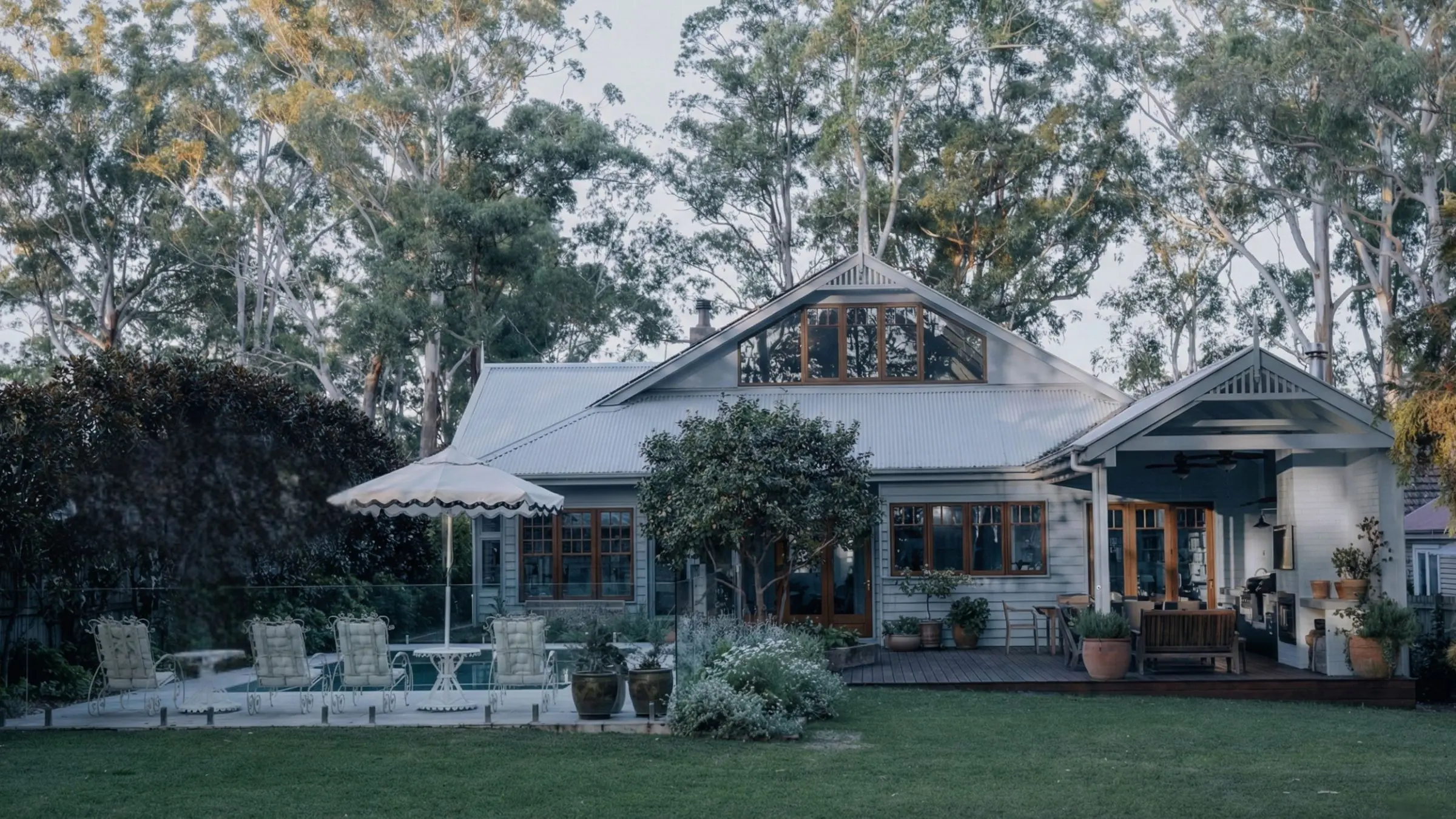 Spacious garden and weatherboard estate in South Turramurra, found by a South Turramurra buyers agent on the Upper North Shore.