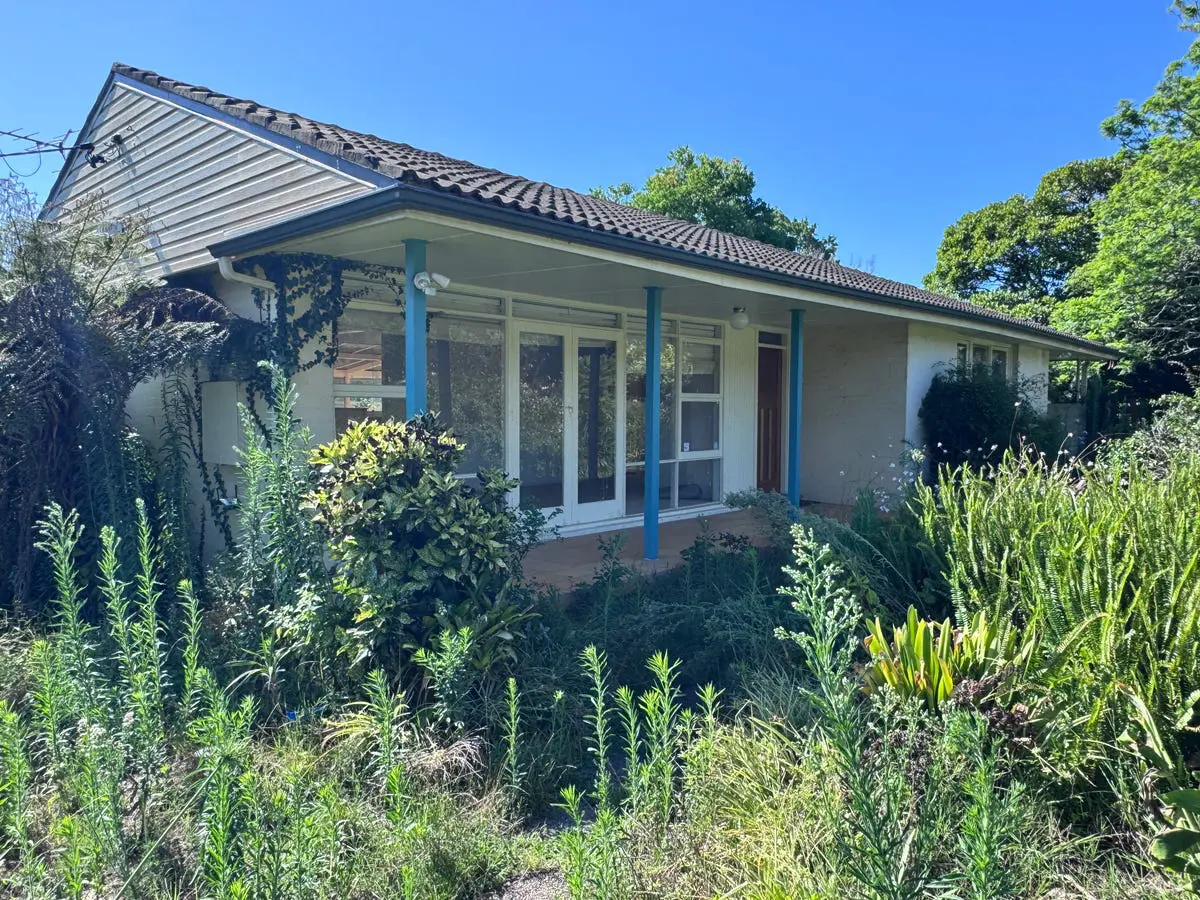 Original house on a building site on Bimburra Avenue, St Ives